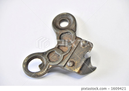 The bottle opener used by Grandpa 1609421