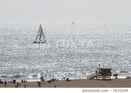 Santa Monica Beach 1610284