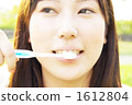 toothpaste, tooth brush, tooth-brush 1612804