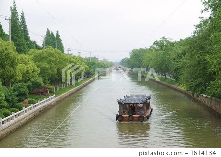 東方水城“蘇州”運河上的遊船 1614134