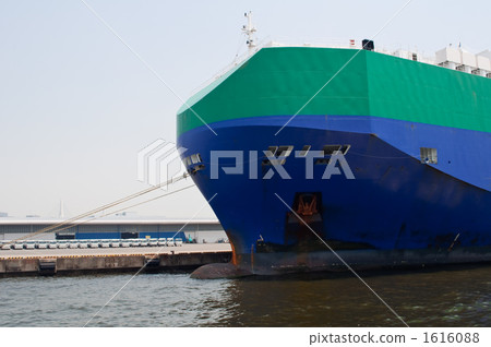 A car carrier 1616088