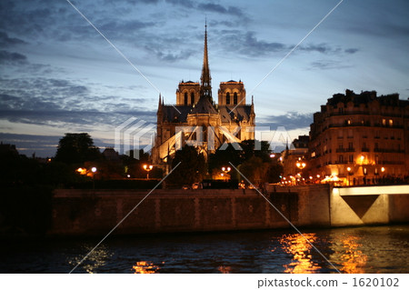 Behind the Notre Dame Temple From Saint Louis Island Behind the Notre Dame Temple From Saint Louis Island 1620102