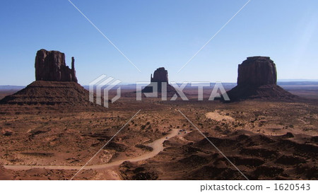 Full view of Monument Valley Full view of Monument Valley 1620543