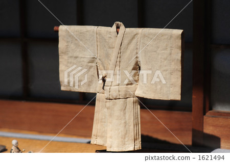 A miniature kimono 1621494