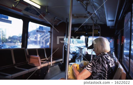 bus, alien, caucasian 1622022