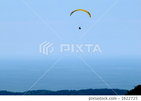 Sea and paragliding Sea and paragliding 1622725