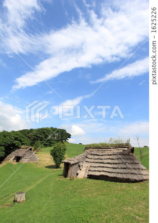 Pit style housing Pit style housing 1625226