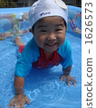 游泳池在花園裡 1626573
