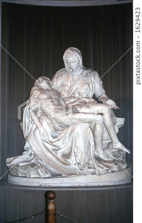  Pieta 1629423