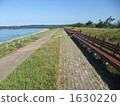 Longest bench in the world 1630220