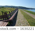 Longest bench in the world 1630221