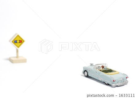 Cars and signals 1633111