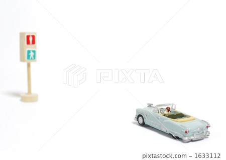 Cars and signals 1633112