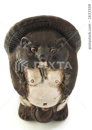 Shigaraki raccoon with old hands Shigaraki raccoon with old hands 1633509