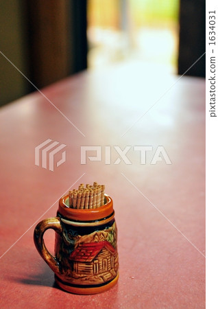 A toothpick 1634031