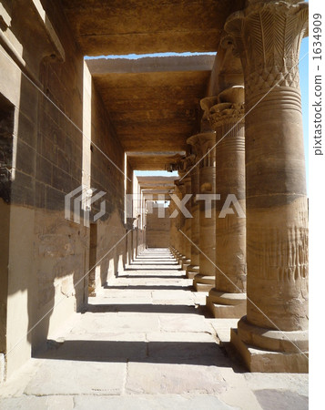 Corridor of Isis Temple 1634909