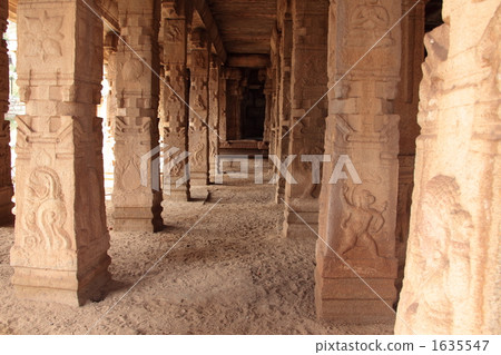 Pillar sculptures of Hampi remains Pillar sculptures of Hampi remains 1635547