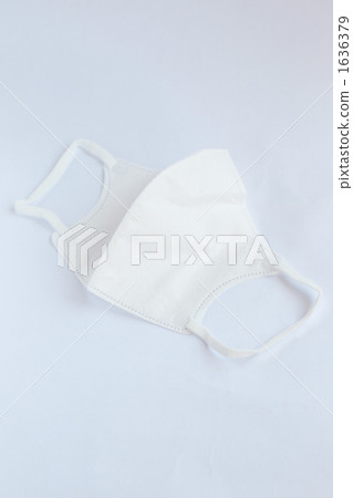 Disposable mask 1636379