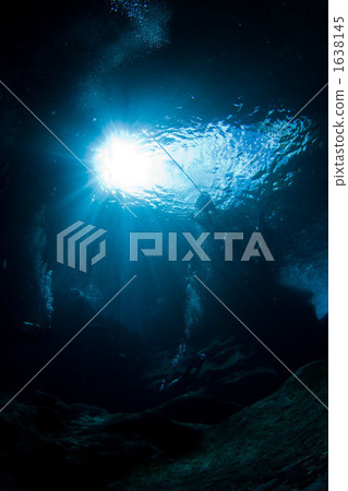 Grotto 1638145