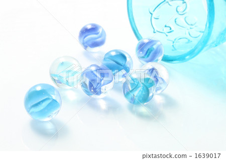 Marbles and glasses blue 01 1639017