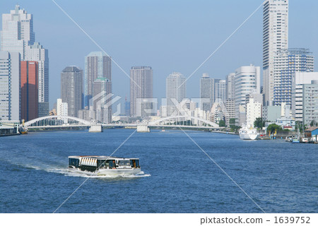 Kachidoki橋和水上巴士 1639752
