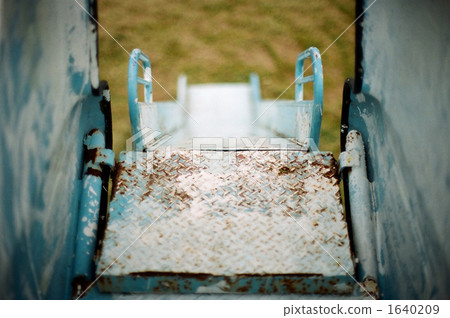 滑梯 玩具 草地 1640209