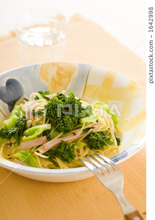 Rape flower pasta 1642998