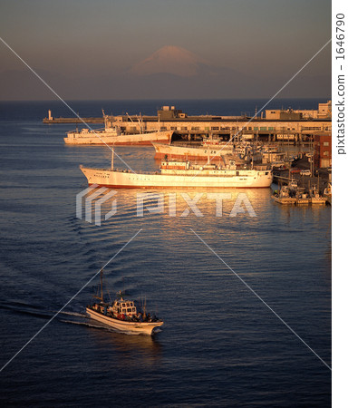 朝日的Misaki港和富士山 朝日的Misaki港和富士山 1646790