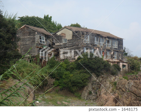 Ruins on the cliff Ruins on the cliff 1648175