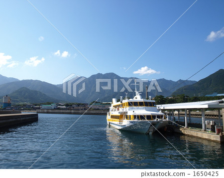 Yakushima · Miyonoura harbor Yakushima · Miyonoura harbor 1650425