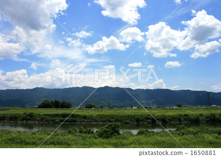 Mount early mountains in summer x 1650881