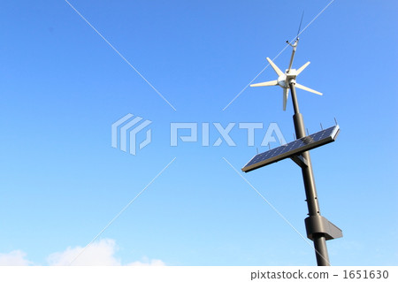 太陽能電池板和風力發電路燈 1651630
