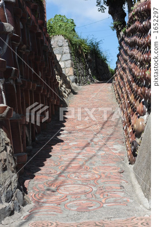 Pottery path Pottery path 1652297