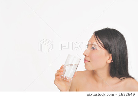 Women and mineral water 1652649