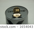 \\500, coin, piggy bank 1654043
