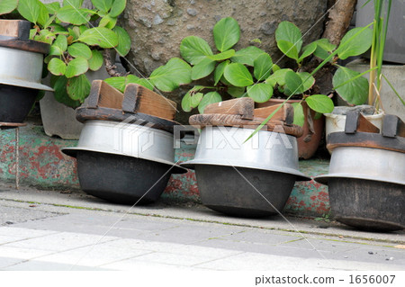 顯示的水壺 1656007