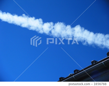 蒸氣足跡 藍天 屋頂 1656788