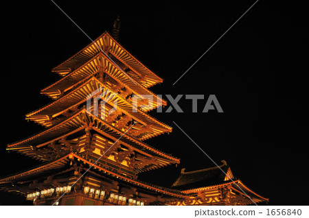 Five-story pagoda of Shitennoji (night view) 1656840