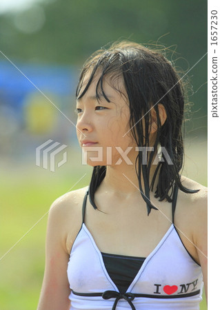 The profile of a swimsuit girl The profile of a swimsuit girl 1657230