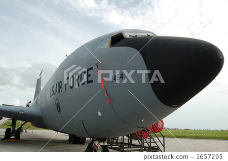 US military aircraft 1657295