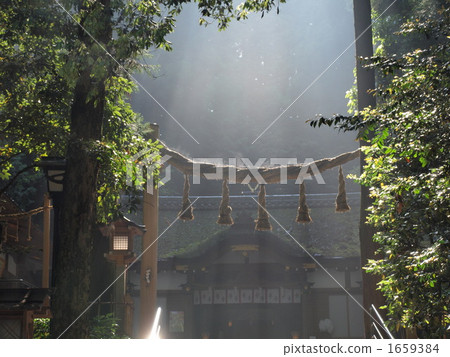 從望遠鏡與太陽的光 從望遠鏡與太陽的光 1659384