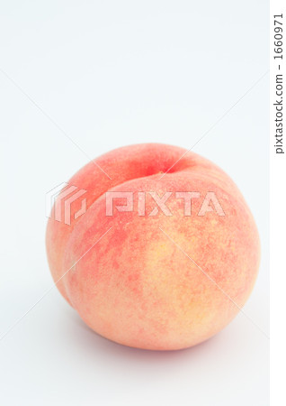Fresh white peach 1660971