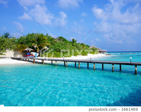 Small island 1661469