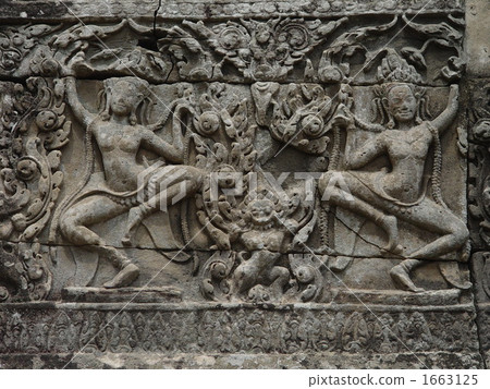 Apsaras at the Bayon Temple in Angkor Thom (Angkor Wat - Siem Reap, Cambodia) 1663125