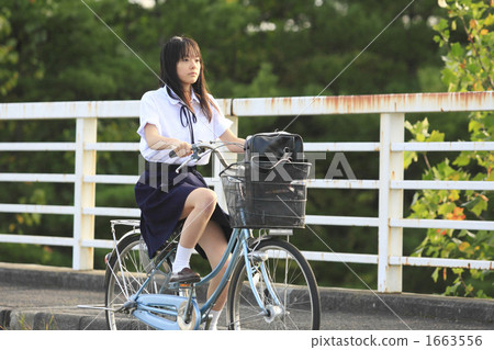 Girls studying bicycle school Girls studying bicycle school 1663556