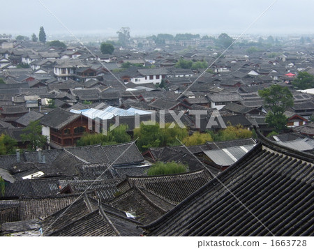Lijiang in the morning Lijiang in the morning 1663728