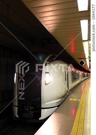 成天快遞 火車 電氣列車 1664177