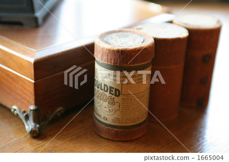 愛迪生髮明的留聲機蠟管 1665004