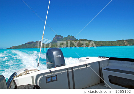 Motorboat to fly Tahitian Blue Lagoon 1665192