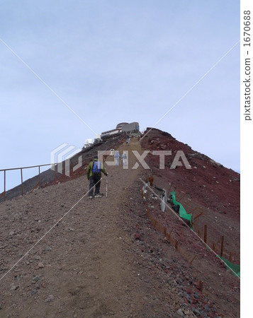 登山者 山地 山坡 1670688